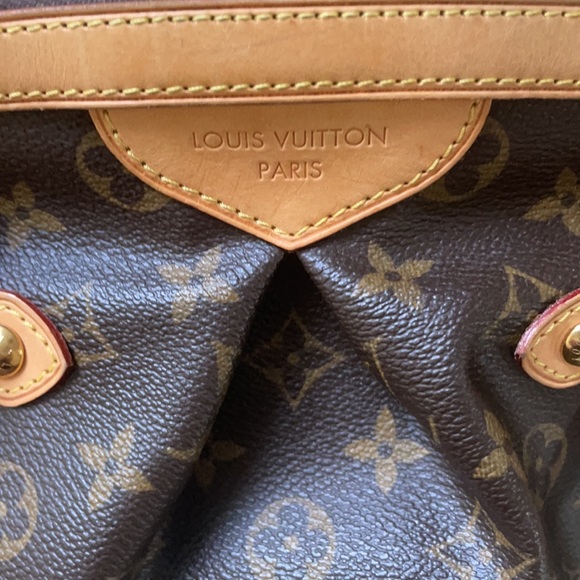 Louis Vuitton Shoulder Bag - Picture 2 of 10